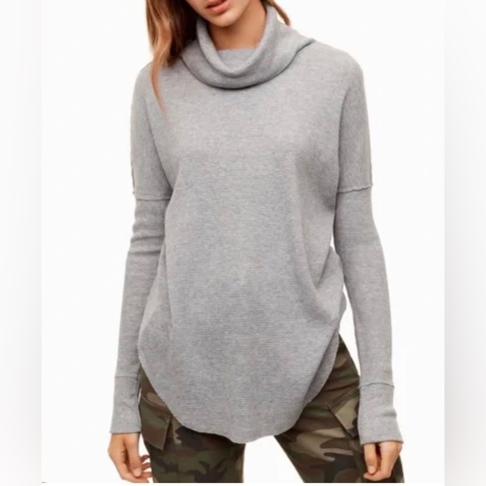Aritzia The Group Babaton tna Waffle Knit Cowl
Neck Sweater gray size xxs